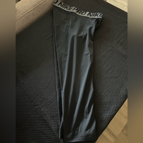 Nike Pro Men’s Capris; size L, great used condition. - Picture 4 of 4